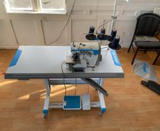 Jack E4 Overlock machine