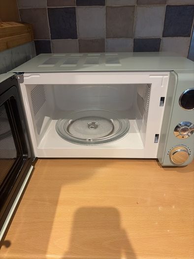 microwave & toaster