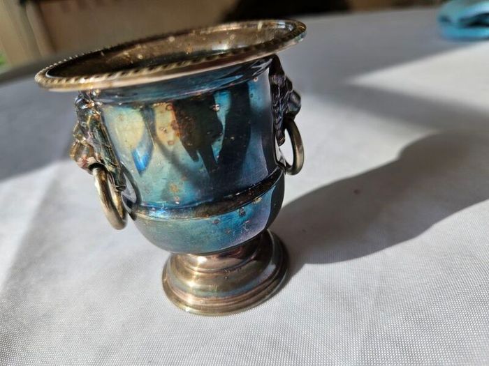 Vintage Viners Of Sheffield Silver Plated Lion Head Ringed Urn/Vase Lined