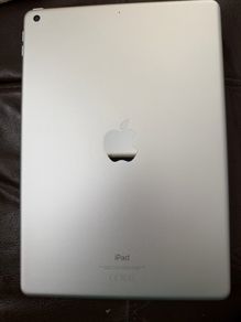 ipad 9 th gen 64 gb like new no marks fully working, no scathes