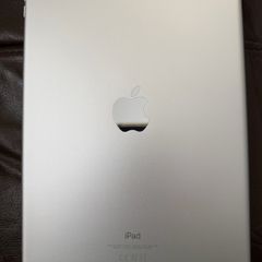 ipad 9 th gen 64 gb like new no marks fully working, no scathes