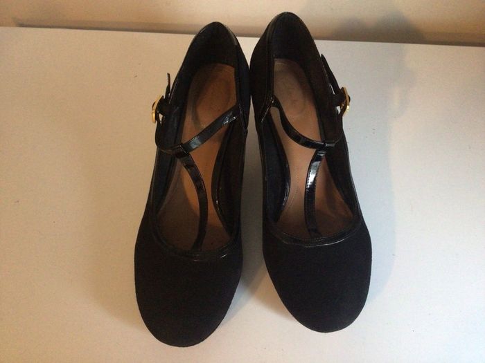 Clarks Ladies Suede Leather Mary Jane Court Shoes Wide Fit size 7.5 E Can Post