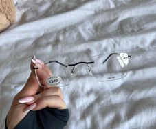 Rimless metal eyeglass