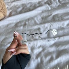 Rimless metal eyeglass