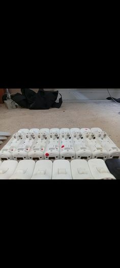18 Wii Remotes (For parts/Not working)