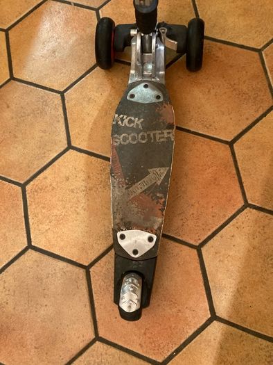 La Sports Kick Scooter  Foldable & adjustable