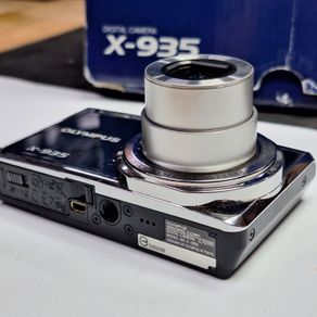 Olympus X-935 Compact Zoom Digital Camera