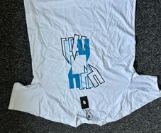Yelir world T-shirt