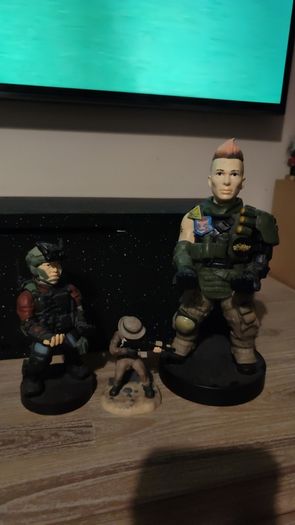 Call of duty cable guy and mini cable guy and modern warfare pre order item