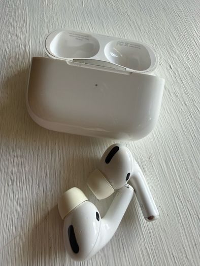 Apple AirPods Pro(1st Generation)