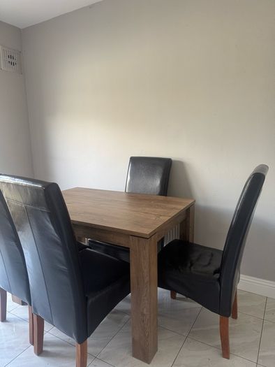 kitchen table and chairs