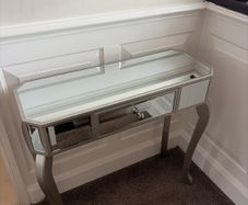 Vanity desk