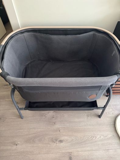 Maxi Cosi Iora next to me