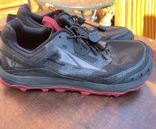 Altra 6 lone peak size 7.5