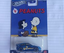 Hot Wheels 1985 Honda CR-X 75 years Peanuts