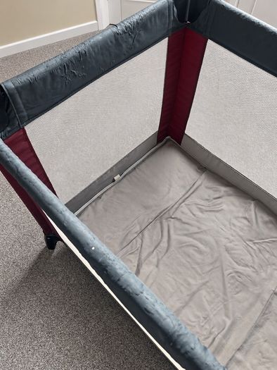 Baby Travel Cot / Play Pen