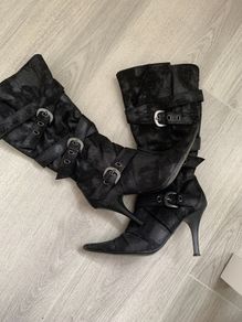 Long high heels size 35 like new
