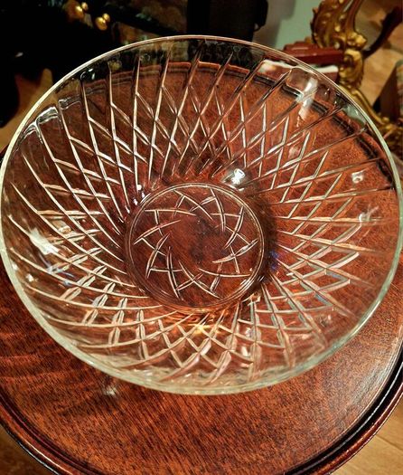 Glass bowl