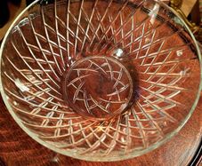 Glass bowl