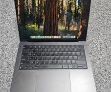 Macbook Pro 14 inch M3 Pro 18GB/1TB 12-core cpu 18-core gpu