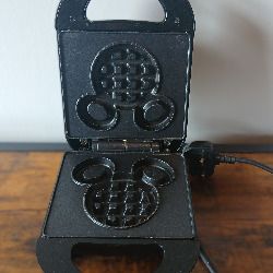 Official Disney Mickey Mouse Waffle Maker (Model DCM-9UK) Good Working Order