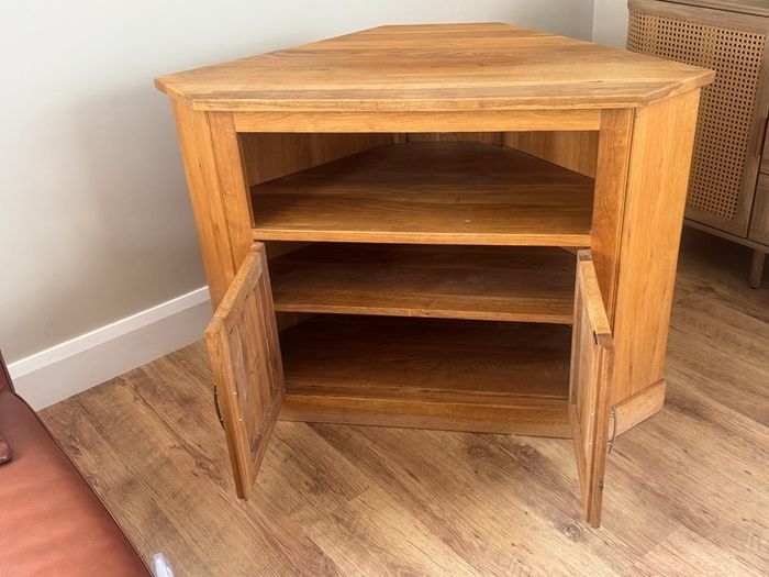 Corner unit