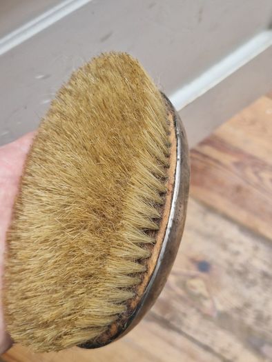 Rough Estimate of 35/40 grams of Antique Silver Brushes and Leather Case