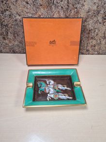 Vintage Hermes Paris Porcelain Cigar Ashtray Cheval D Orient Horses Made In France