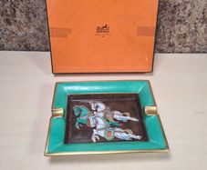 Vintage Hermes Paris Porcelain Cigar Ashtray Cheval D Orient Horses Made In France