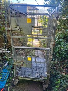 Metal roll cage