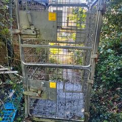 Metal roll cage