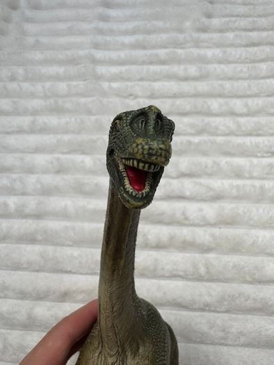 Schleich Brachiosaurus Dinosaur Figure D-73527  approx. 20 cm. height 2016  Dirty Used Please see photos