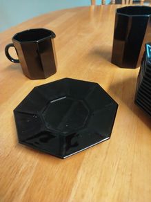 Black Arcoroc Octime dinnerware