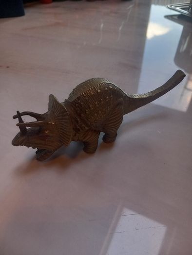 Vintage brass dinosaur, desktop curio, rare, D18 post 8e