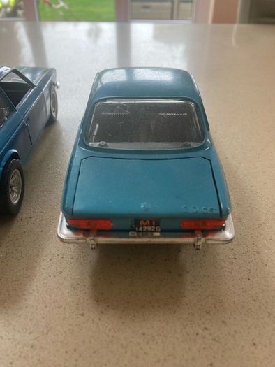BMW 3.0 CS scale 1/24 lot of three Burago