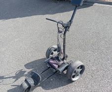 Electric golf trolley