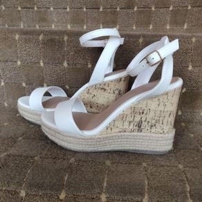 White sandals size 5, NEW LOOK