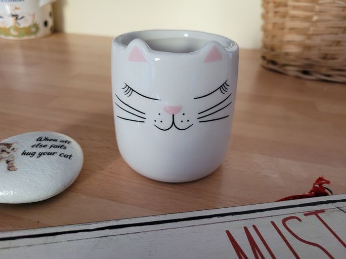 Decorations for cat lovers