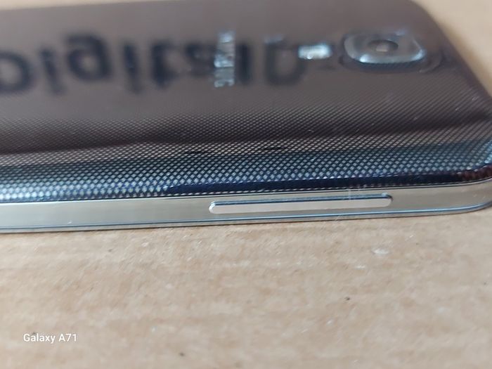 Samsung Galaxy S4, 16GB, Screen damaged near Bottom, but does not affect the touchscreen