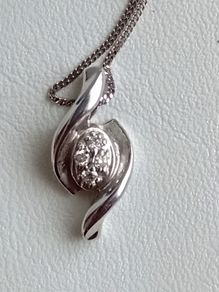 9ct white gold 18'' diamond pendant necklace boxed