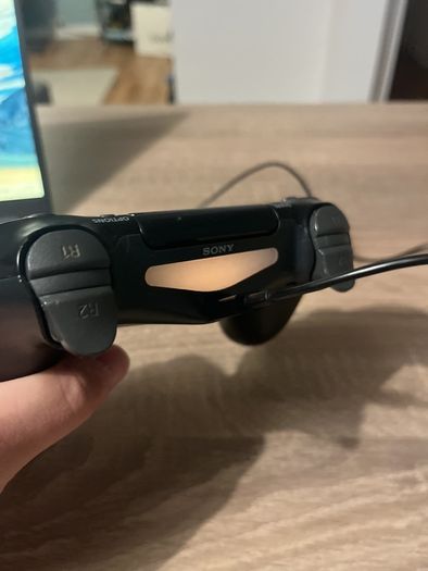 PlayStation 4 v2 Controller (Read ad)