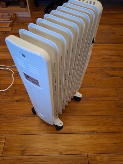 2500 Watt Portable Electric Radiator / Air Blower