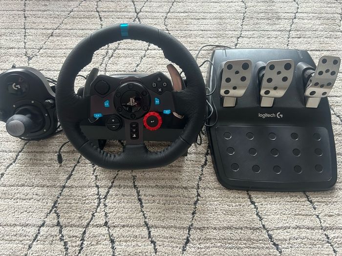 Logitech G29 Driving Force Wheel & Playseat Challenge X Logitech G Edition