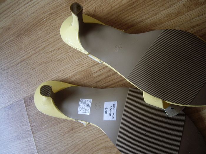 Brand new lovely  yellow summer shoes