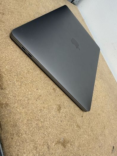 Apple Macbook Pro 13.3"-M2-16GB RAM-500GB SSD-Excellent Condition