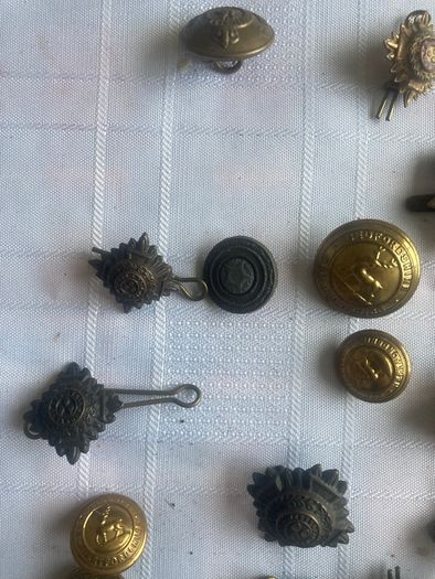 Antique Militaria - Buttons/Badges - Large Collection