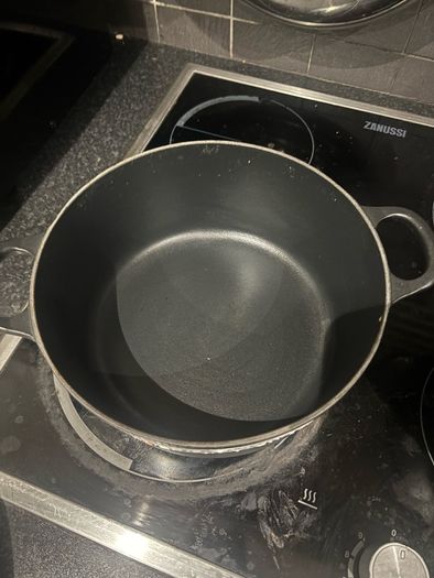 le crueset casserole x 2