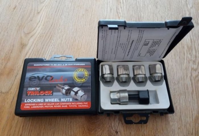 Evo locks -  Locking wheel nuts - one set