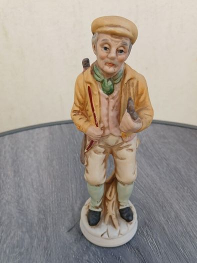 Set of 5 lovely Figurines