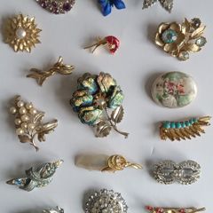 Vintage brooches collection